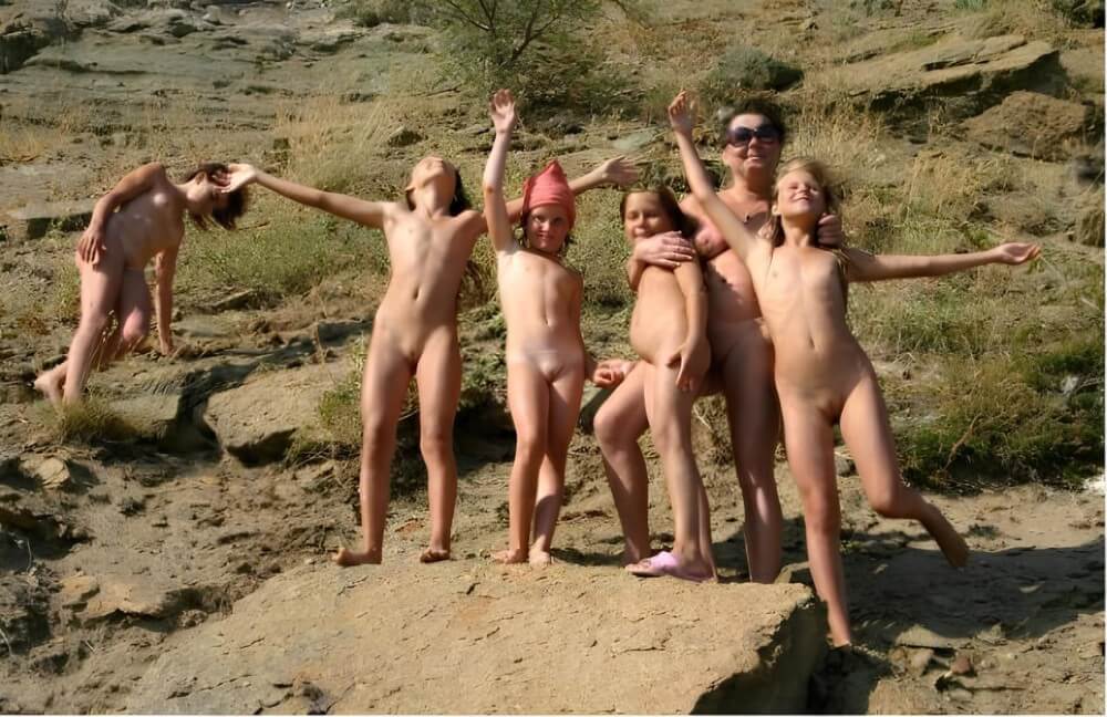 Nudism in a sunny day pics - Naturism and nudism