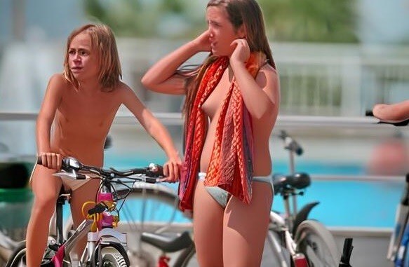 Water Locations Photo Set 3 - Naturism and nudism