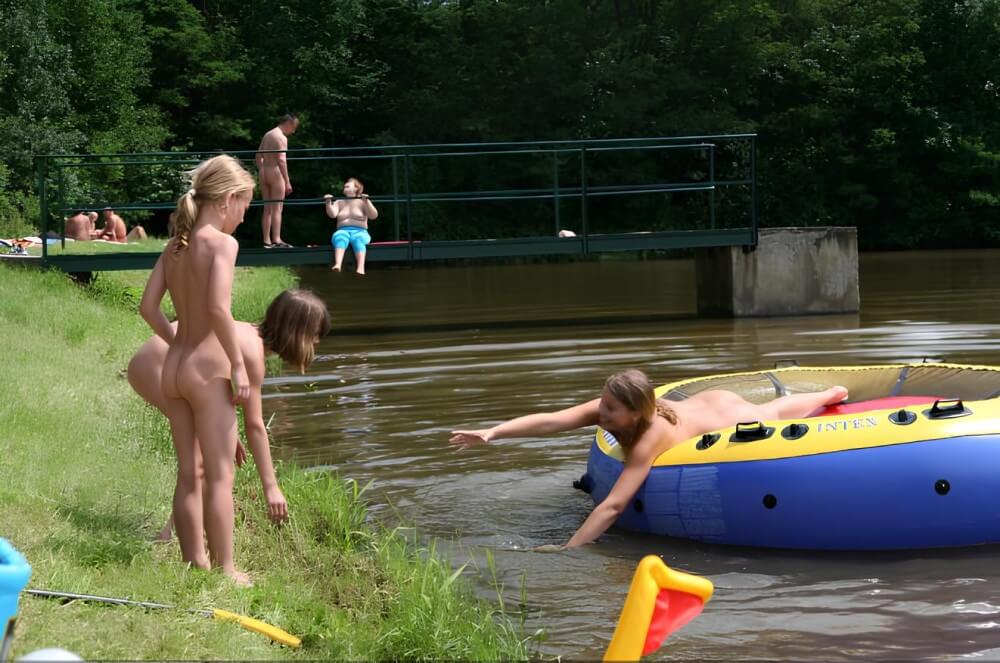 Naked Body gallery - Naturism and nudism