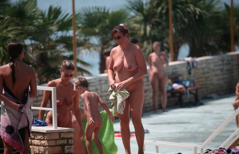 Boardwalk Biking pics - Naturism and nudism