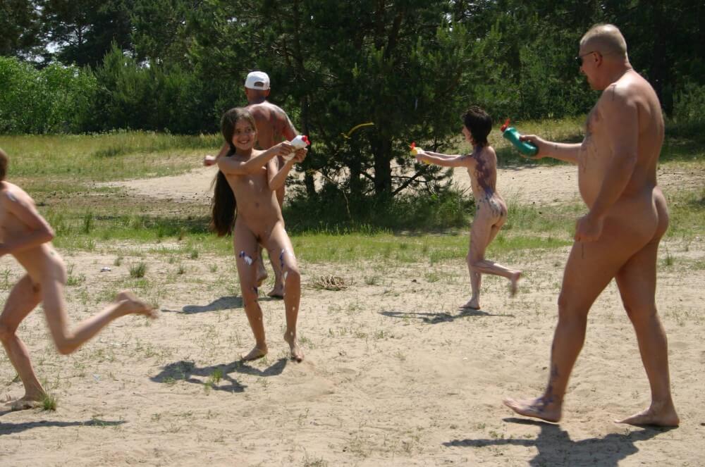 Kiev Group Painting Wild pics - Naturism and nudism