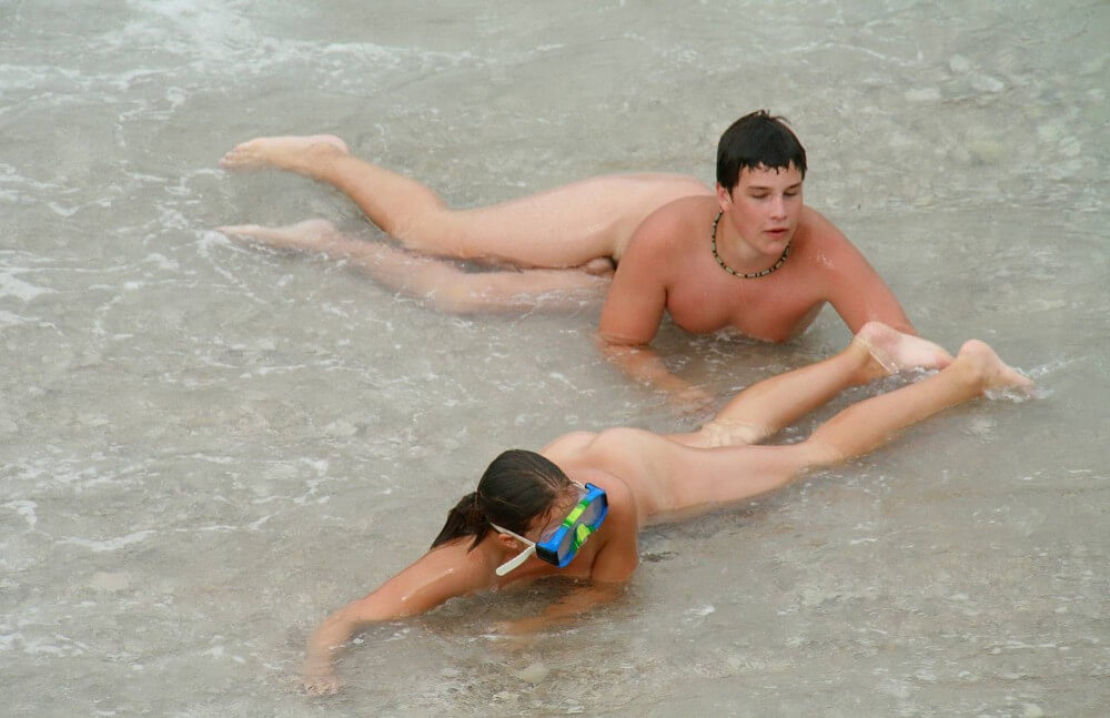 Wading In The Shallows pics - Naturism and nudism