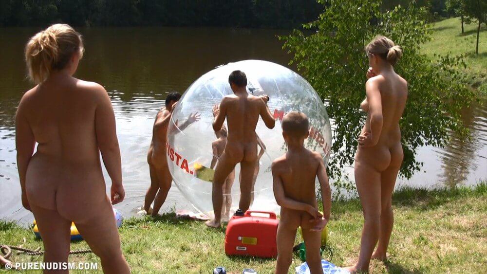 Aqua Nude Relaxation Full HD - Naturism and nudism
