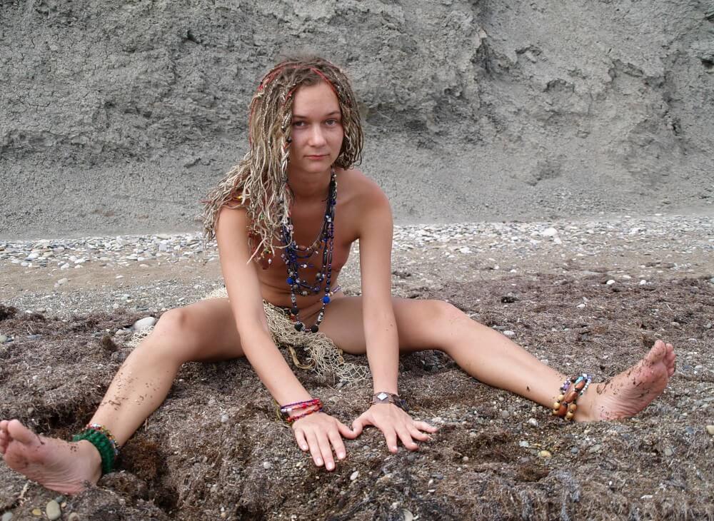 Naturists Rocky Stream Pixie Girls photos - Naturism and nudism