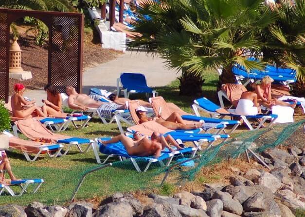 Enature - Les textiles - Naturism and nudism