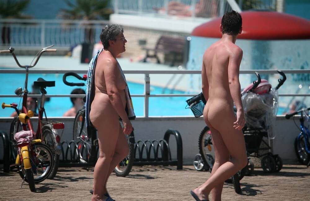 Sun-Soaked Sidewalk pics - Naturism and nudism