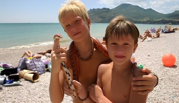 Premium Content # 23 - Naturism and nudism