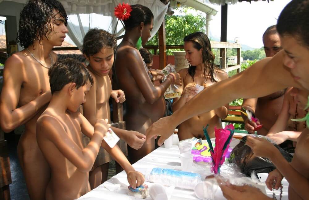 Brazilian Sunshine Beauty photos - Naturism and nudism