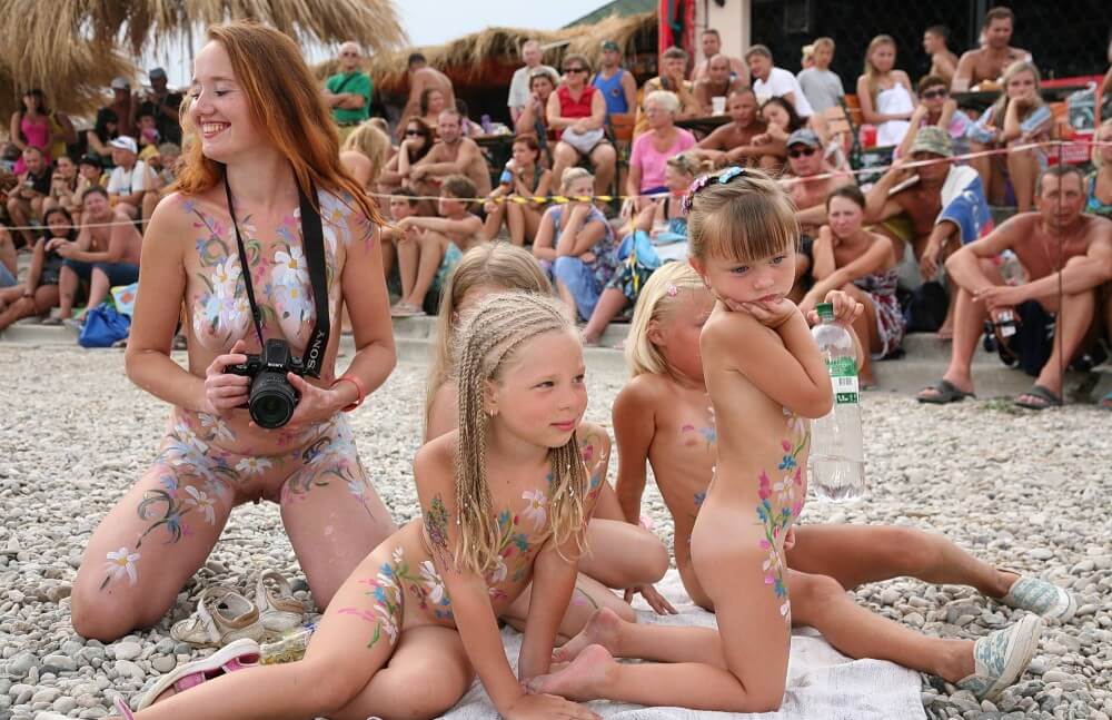 Warm Sand Relaxation photos - Naturism and nudism