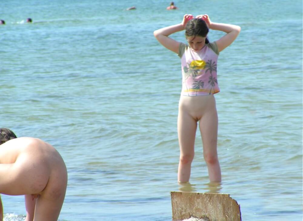 Crazy dirty girls - Naturism and nudism
