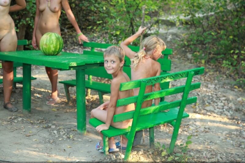 Naturists green picnic photos - Naturism and nudism