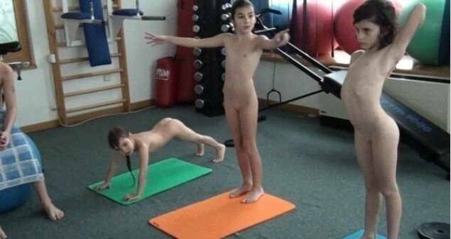 Piano, pool and tennis Full HD - Naturism and nudism