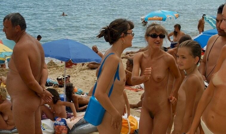 Documentary video naturism 1999 - Naturism and nudism