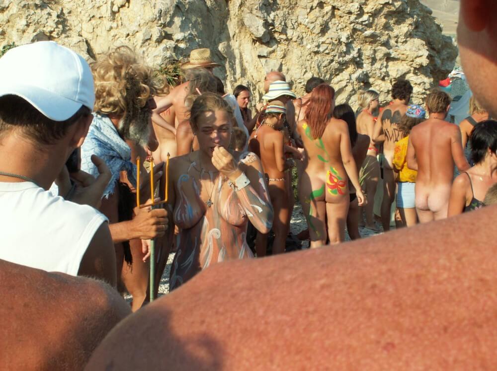Neptune Day Side Views photos - Naturism and nudism