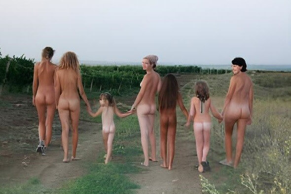 The Vineyard Tour photos - Naturism and nudism