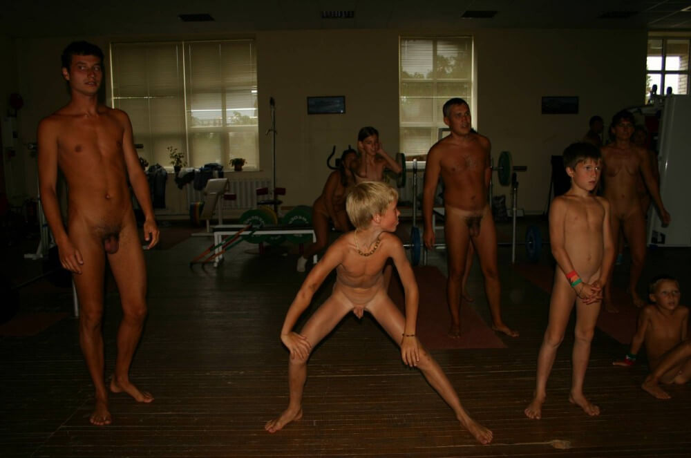 Family Gym Nudist Stretch pics - Naturism and nudism