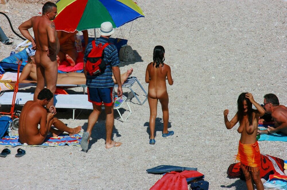 Uka FKK Beach Parenting Nudist beach pics - Naturism and nudism