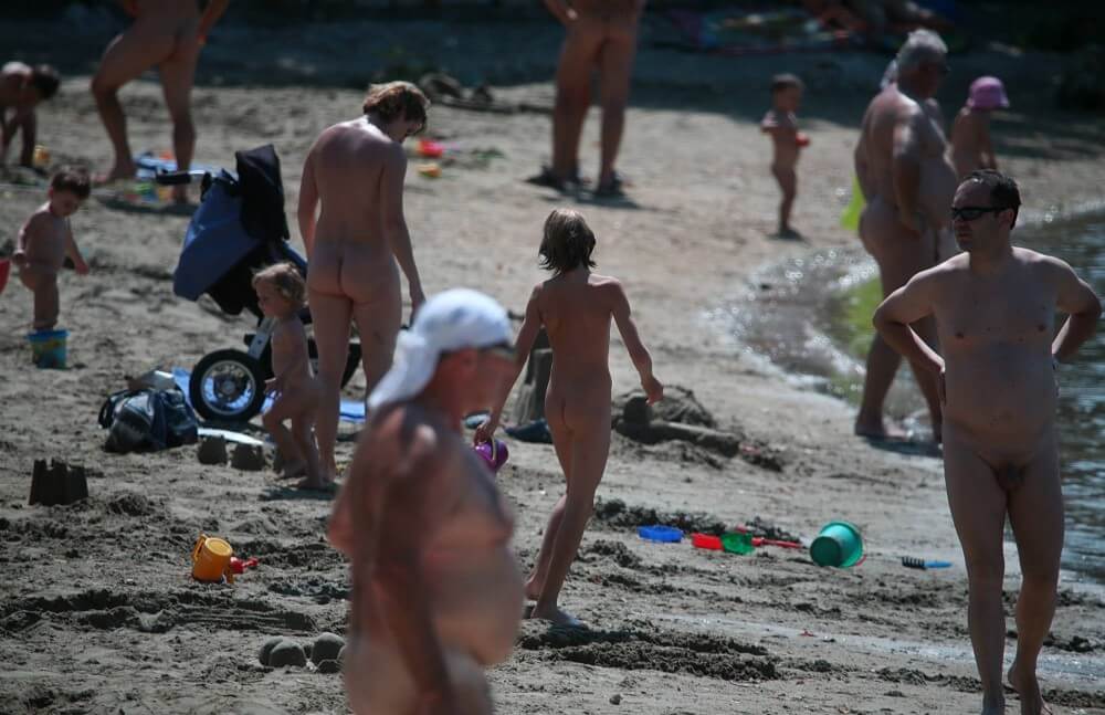 Jr Coastal Beach Paradise pics - Naturism and nudism
