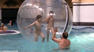 Aquatic Park Zone 1 - Naturism and nudism